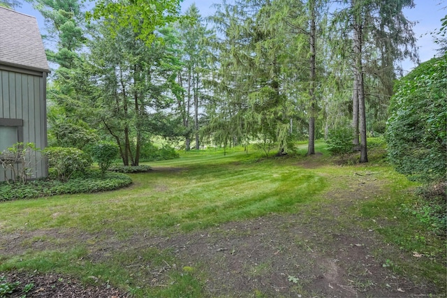 499 Heritage Vlg Unit B, Southbury, CT 06488 - view of grassy yard