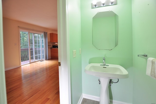 19 Windy Hill Ln Unit 19, Rocky Hill, CT 06067 - bathroom with wood finished floors and baseboards