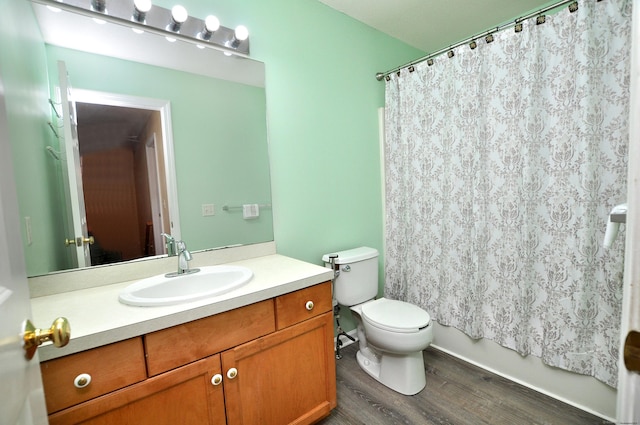 19 Windy Hill Ln Unit 19, Rocky Hill, CT 06067 - full bath featuring vanity, wood finished floors, and shower / tub combo