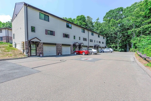 140 Thompson St Apt 5B, East Haven, CT 06513 - photo 2