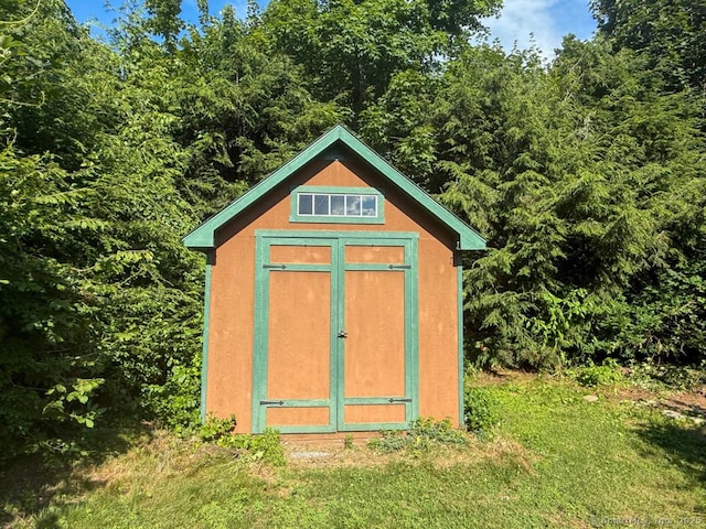 9 Meadow Brook Rd, Brookfield, CT 06804 - view of shed featuring a view of trees