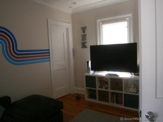 65 Sherwood Pl Unit 65, Greenwich, CT 06830 - living area featuring wood finished floors
