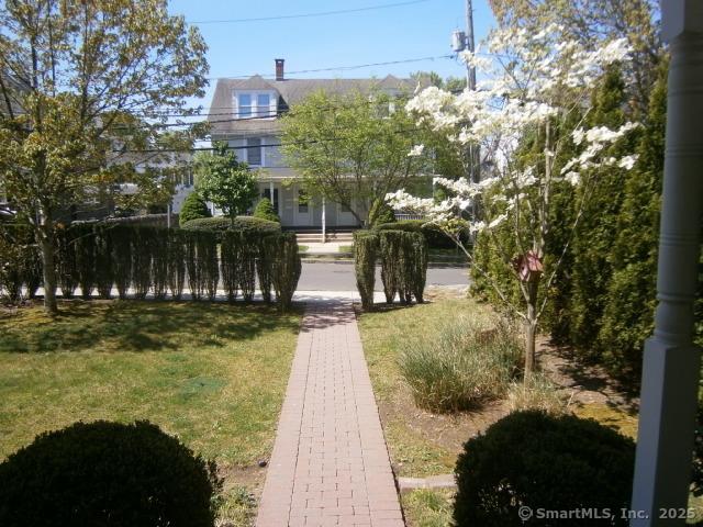 65 Sherwood Pl Unit 65, Greenwich, CT 06830 - view of green lawn