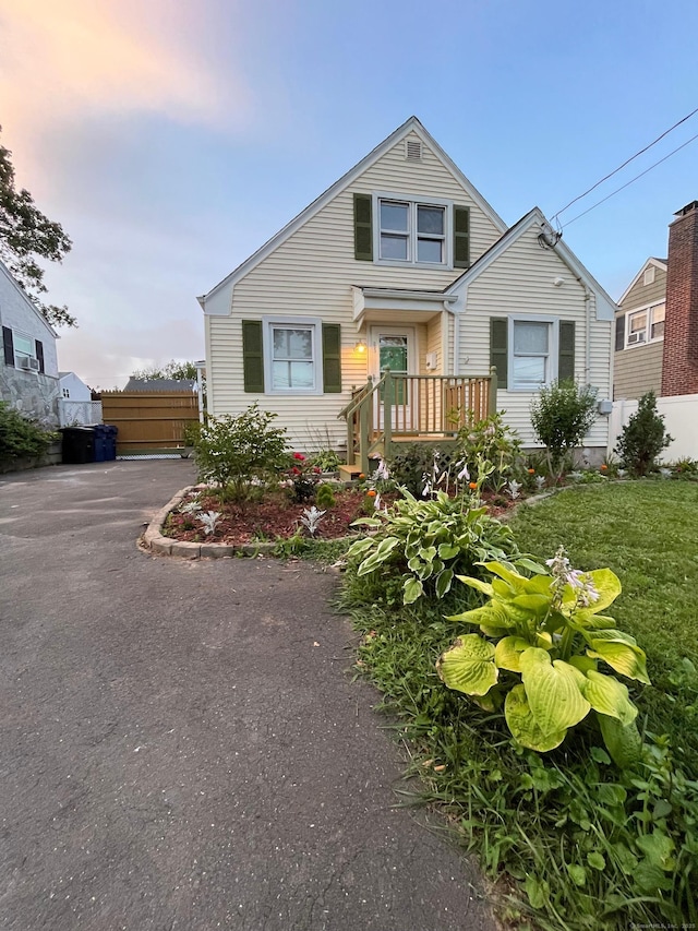 65 Linwood St, West Haven, CT 06516 - photo 1