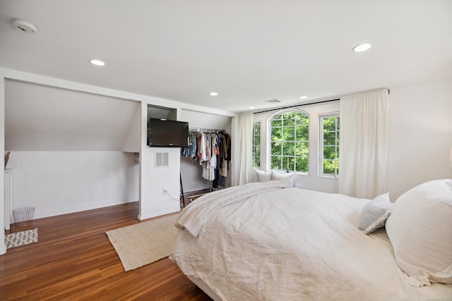 64 Red Top Dr, West Hartford, CT 06110 - bedroom featuring wood finished floors, recessed lighting, vaulted ceiling, and a closet