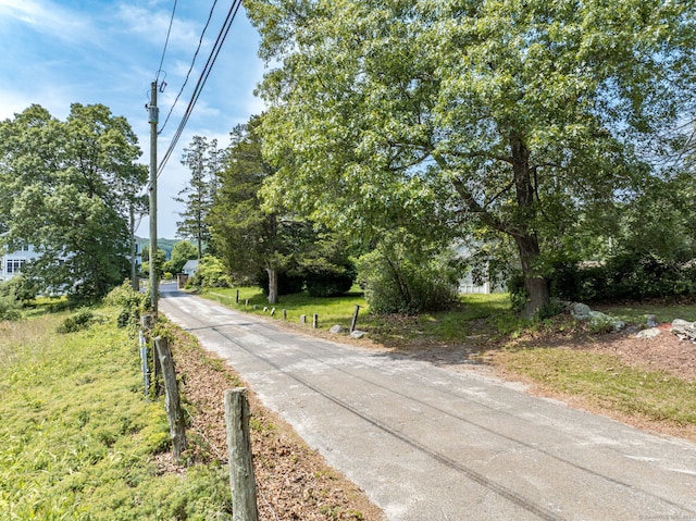 17B Massapeag Point Rd, Montville, CT 06382