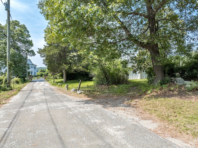 17B Massapeag Point Rd, Montville, CT 06382
