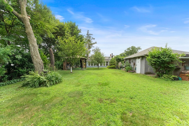 53 Columbus Ave, Bristol, CT 06010 - view of grassy yard