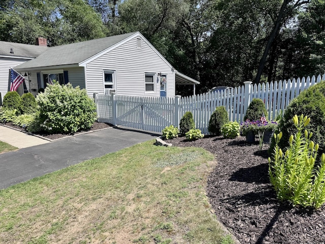 44 Coolidge St, Windsor Locks, CT 06096 - view of side of property