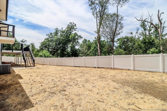 12 Deer Run Rd, Brookfield, CT 06804 - fenced backyard featuring stairs