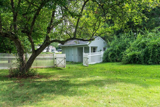 216 Main St, Glastonbury, CT 06073 - view of yard with a gate