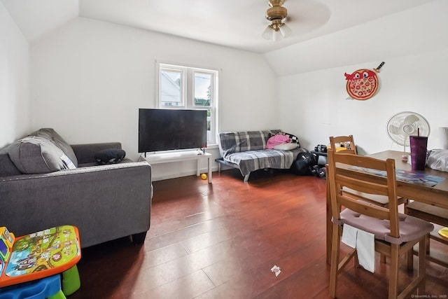 32 Williams St, Bristol, CT 06010 - living area featuring lofted ceiling and a ceiling fan