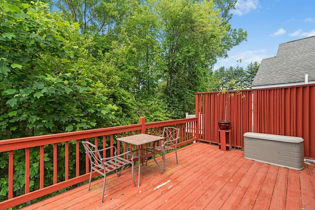 376 Woodridge Unit 376, Shelton, CT 06484 - view of wooden deck