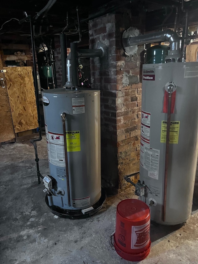 9 Starkweather St, Manchester, CT 06042 - utility room with water heater