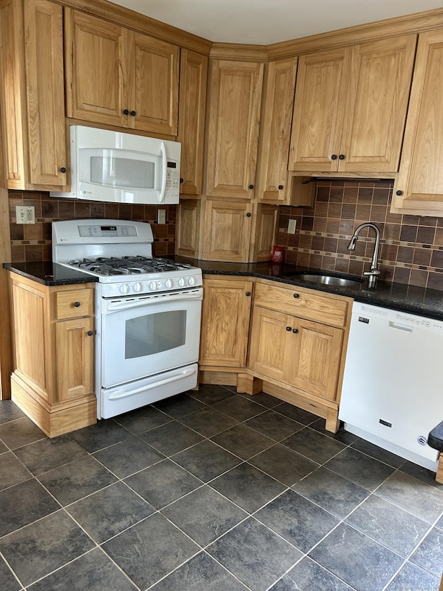 12 Cherry St, Winchester, CT 06098 - photo 2
