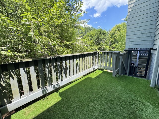 93 Trolley Crossing Ln Unit 93, Middletown, CT 06457 - view of grassy yard