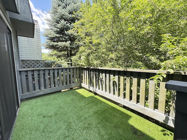 93 Trolley Crossing Ln Unit 93, Middletown, CT 06457 - view of yard