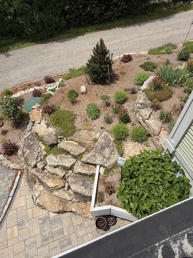 5 Lees Ct, Stonington, CT 06378 - exterior view