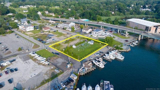 377 Mago Point Way Unit 1, Waterford, CT 06385 - aerial view of property and surrounding area featuring a large body of water and property boundaries highlighted