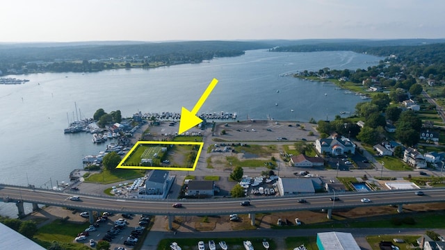 377 Mago Point Way Unit 1, Waterford, CT 06385 - aerial overview of property's location featuring a large body of water and property parcel outlined