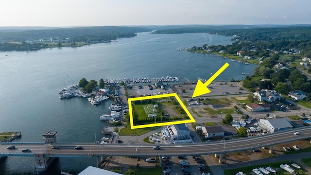 377 Mago Point Way Unit 1, Waterford, CT 06385 - aerial overview of property's location featuring a large body of water and property boundaries highlighted