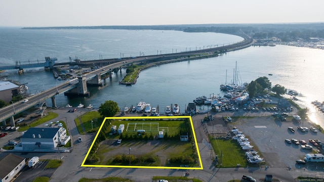 377 Mago Point Way Unit 1, Waterford, CT 06385 - aerial view of property's location featuring a notable bridge, a large body of water, and property parcel outlined