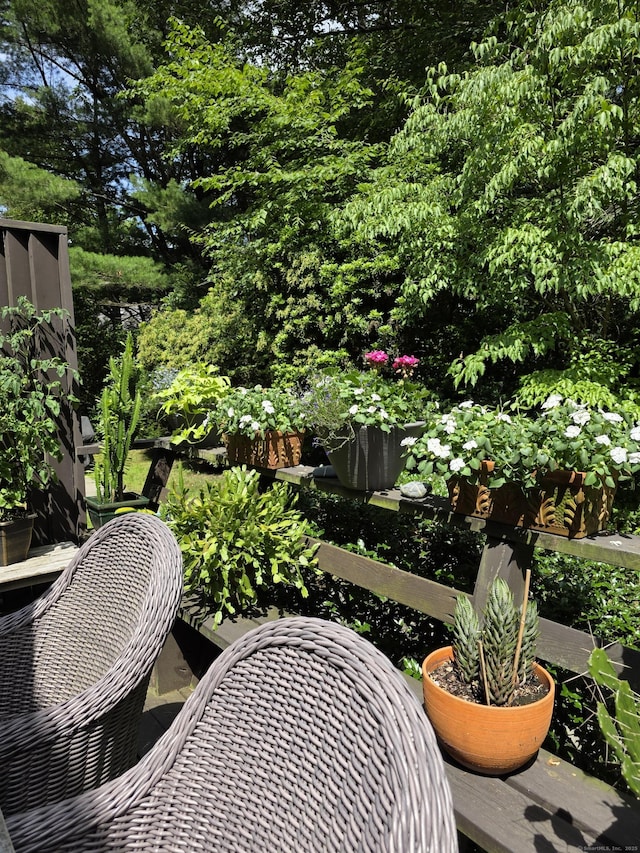 65 Main St Unit 39, Essex, CT 06442 - view of patio featuring a garden