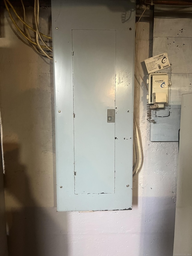 24 Daniel St, East Hartford, CT 06108 - utilities featuring electric panel