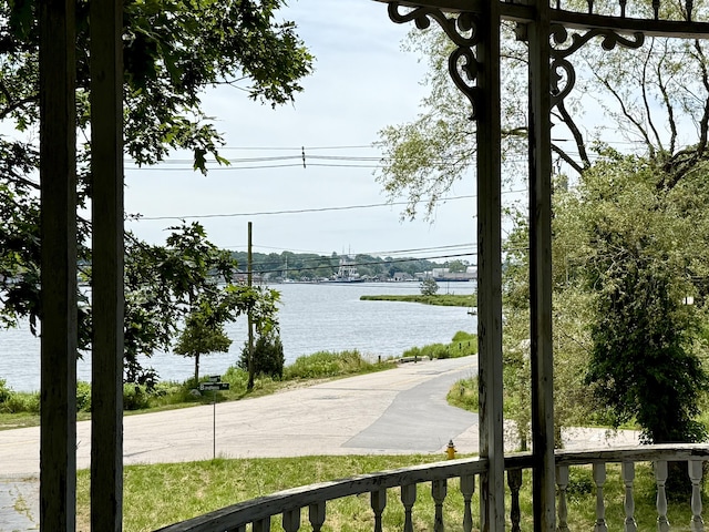 4 Bindloss Rd, Groton, CT 06355 - water view