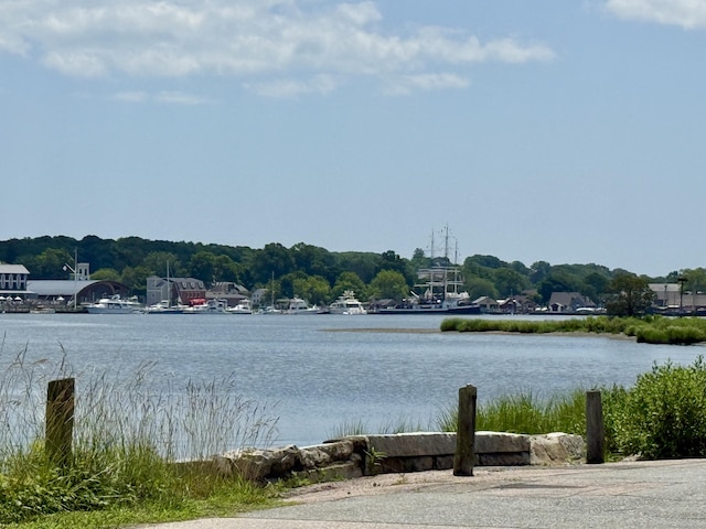 4 Bindloss Rd, Groton, CT 06355 - water view