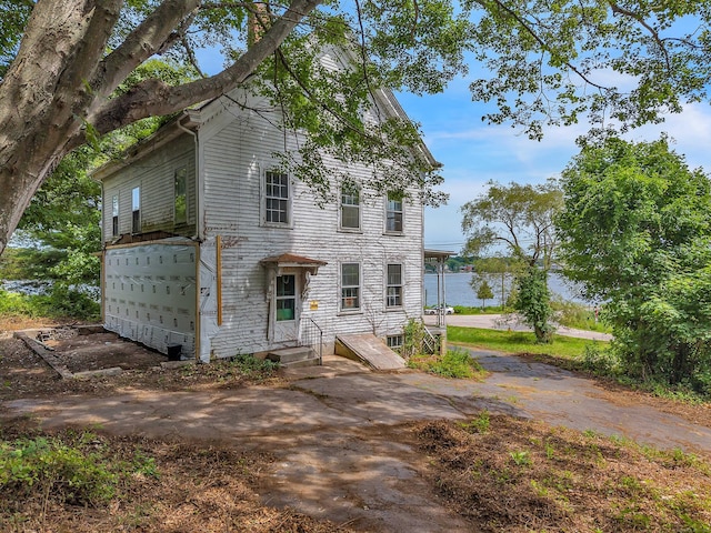 4 Bindloss Rd, Groton, CT 06355 - view of front of house with entry steps