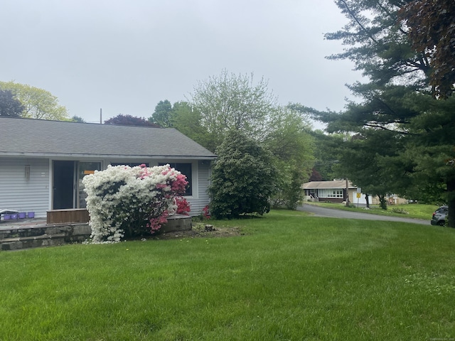 15 S Meadow Dr, Danbury, CT 06811 - view of green lawn