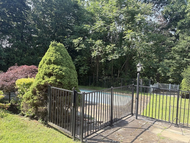 15 S Meadow Dr, Danbury, CT 06811 - view of gate