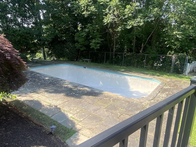 15 S Meadow Dr, Danbury, CT 06811 - view of pool
