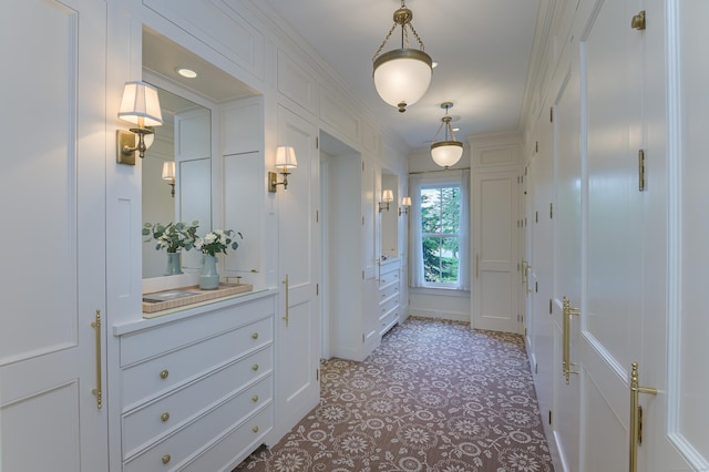14 Market St, Ridgefield, CT 06877 - entrance foyer with ornamental molding
