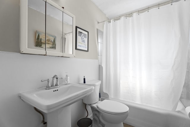 212 Sheffield Ave, New Haven, CT 06511 - full bathroom with toilet and shower / bathtub combination with curtain