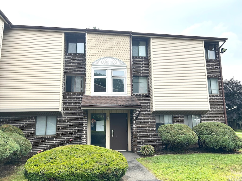 7 Padanaram Rd Unit C75, Danbury, CT 06811 - townhome / multi-family property with brick siding