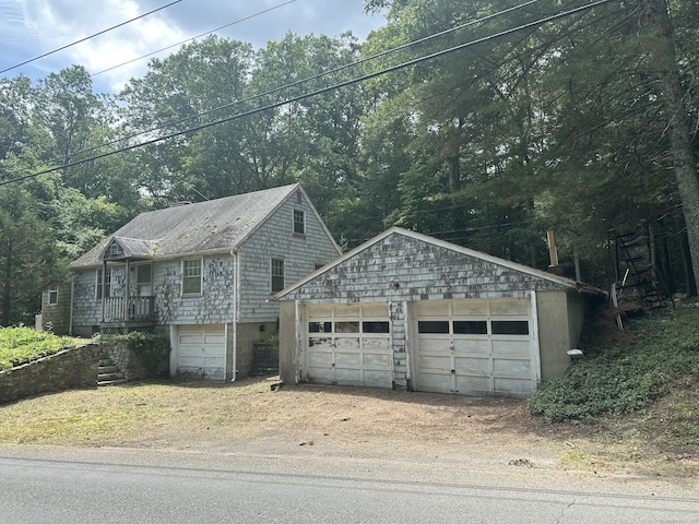 5 Obtuse Rocks Rd, Brookfield, CT 06804 - view of front of property with an outbuilding