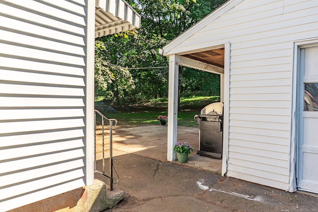 156 Overhill Dr, Berlin, CT 06037 - view of patio / terrace