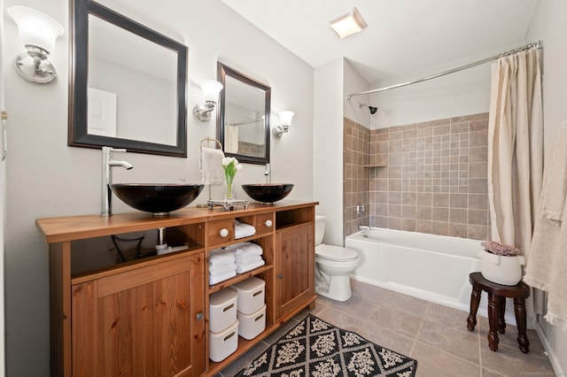 578 Pilgrim Hbr Unit 578, Wallingford, CT 06492 - bathroom with shower / bathtub combination with curtain, vanity, and tile patterned flooring