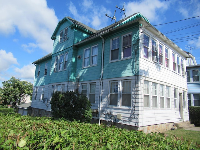 203 Wayne St, Bridgeport, CT 06606 - photo 1