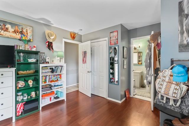 7 Pheasant Run Rd Unit 1, Kent, CT 06757 - bedroom featuring wood finished floors and ensuite bathroom