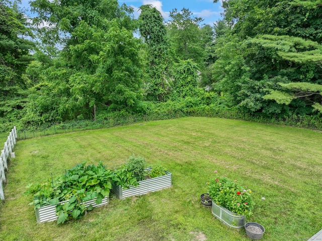 7 Pheasant Run Rd Unit 1, Kent, CT 06757 - view of yard featuring a garden