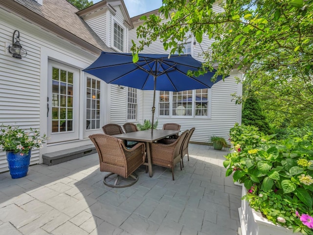 14 Ely Ln, Killingworth, CT 06419 - view of patio with outdoor dining area