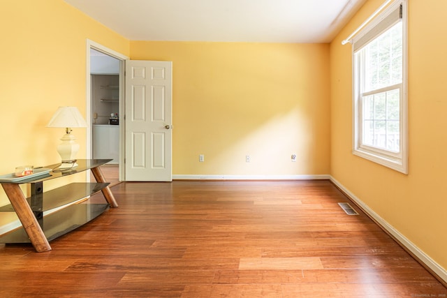 286 Laura Blvd Unit 286, Norwich, CT 06360 - unfurnished room featuring wood finished floors and baseboards