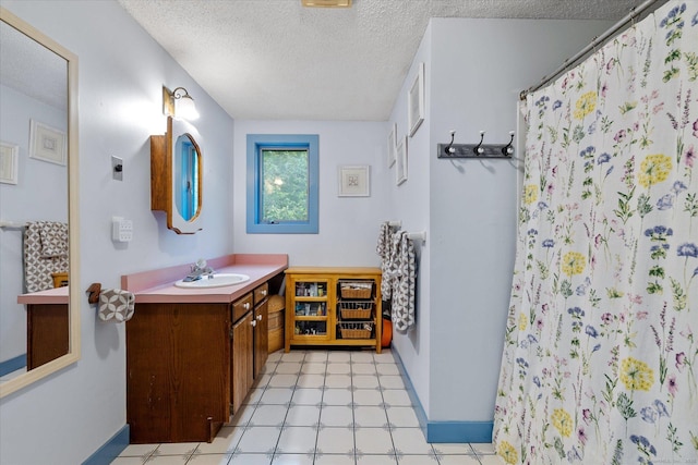 853 Pole Bridge Rd, Woodstock, CT 06281 - full bath featuring vanity, a textured ceiling, and a shower with shower curtain