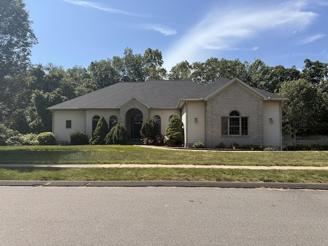 174 Westfort Dr, Meriden, CT 06451 - single story home featuring a front yard