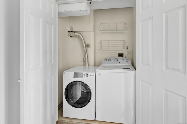173 Russo Ave Unit 409, East Haven, CT 06513 - laundry area featuring washing machine and clothes dryer