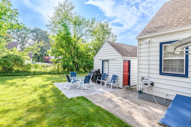 40 Rosina Rd, Hamden, CT 06514 - view of green lawn featuring a patio