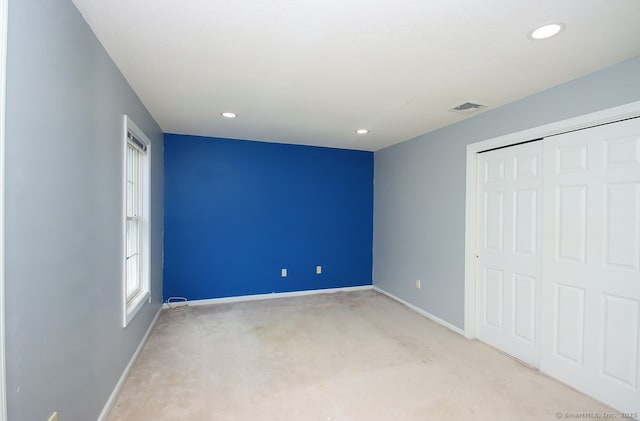 29 Quarry Ln, Hamden, CT 06518 - unfurnished bedroom featuring light carpet, recessed lighting, and a closet